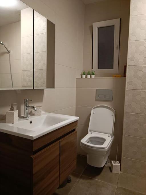 Cosy Apartment In The Heart Of Скопье Экстерьер фото